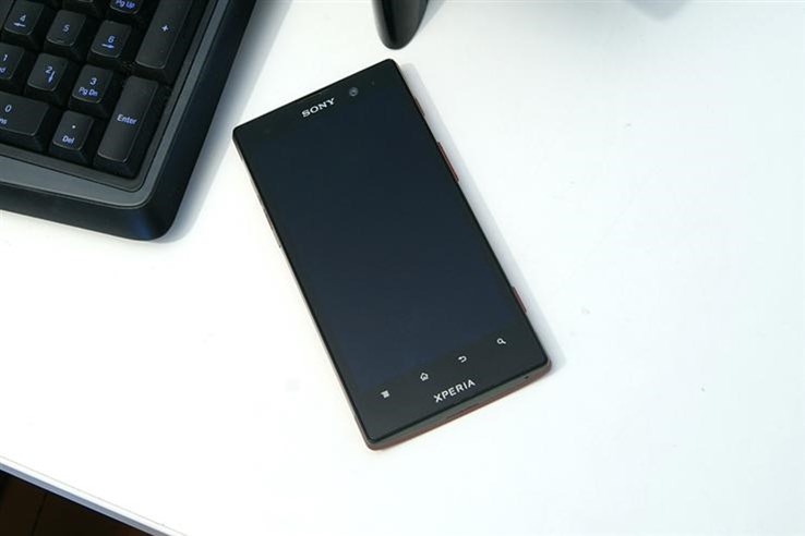 Sony Xperia Ion (2).jpg